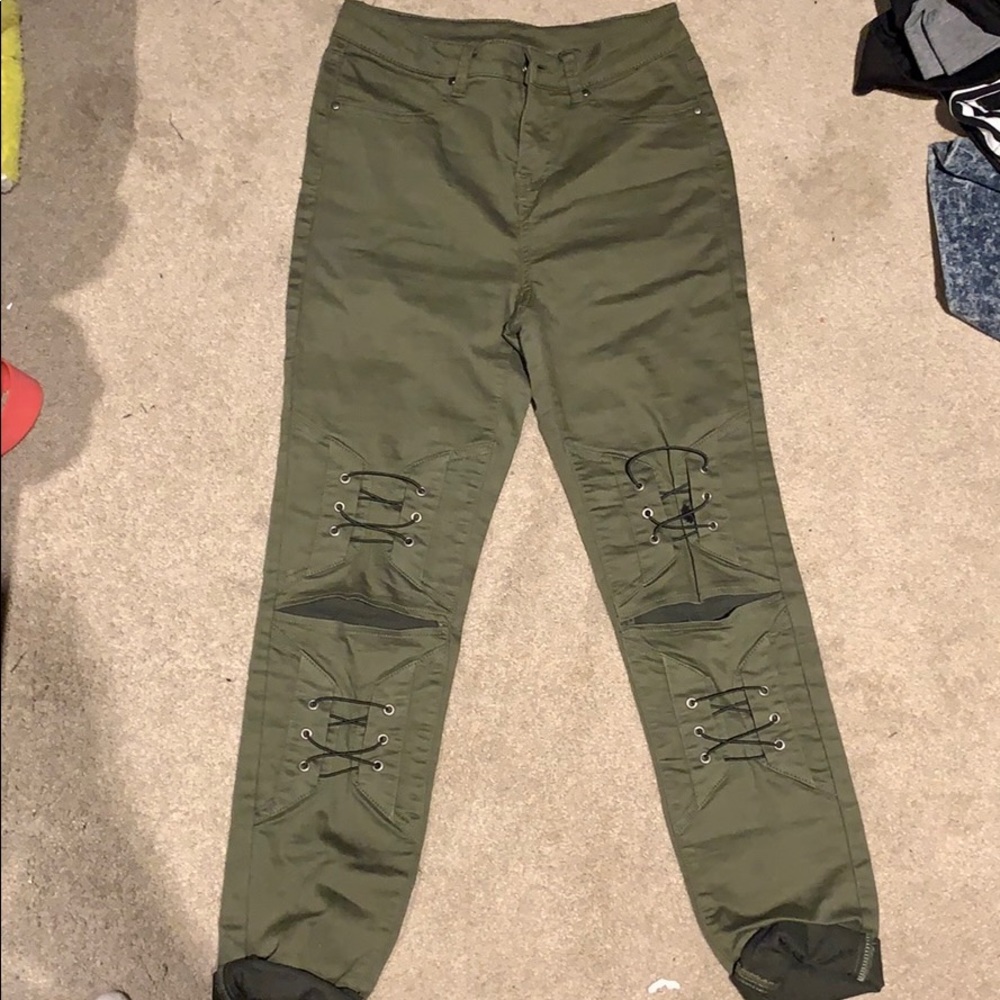 I am selling some army green pants.